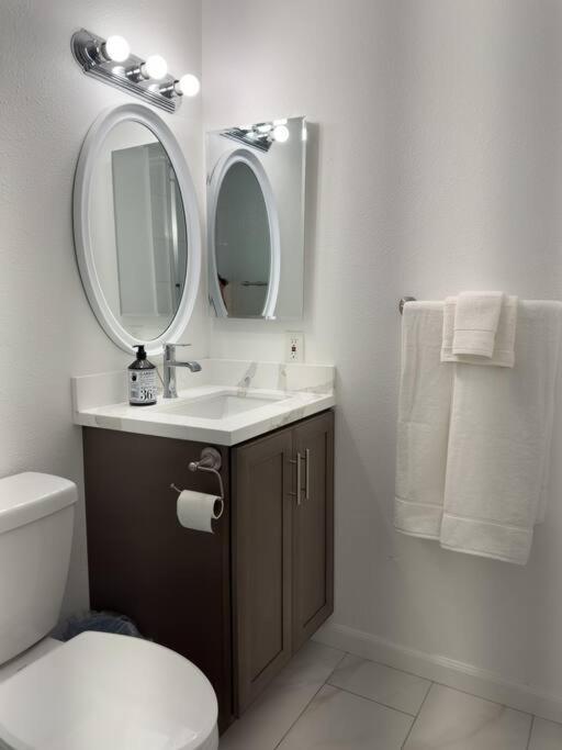 Modern Retreat 1 Mi. From Disney Άναχαϊμ Εξωτερικό φωτογραφία
